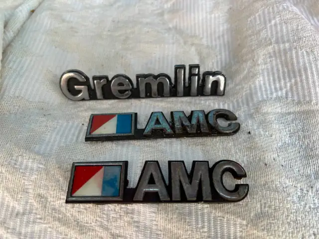 3 VINTAGE AMC AMERICAN MOTORS / GREMLIN AUTO BODY BADGES in Arts & Collectibles in Mississauga / Peel Region - Image 2