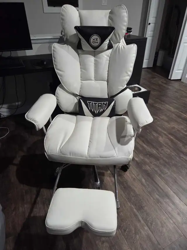 gaming setup  in Desktop Computers in Edmonton - Image 4