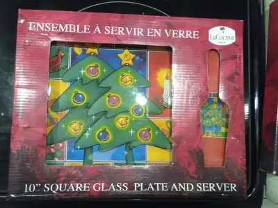*/Deux Assiette Neuve Plat NOËL 10'' Square Glass Plate & Server, View more