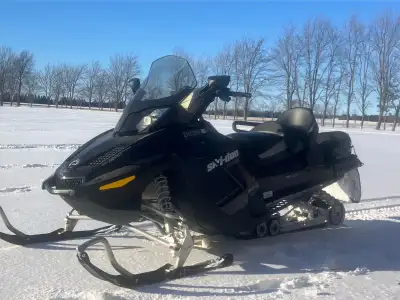 2012 GSX 1200 4 stroke 11400 km Heated seat and visor Clip in two up Back bag Great working sled Jus...