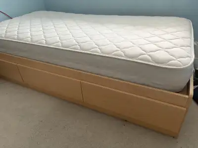 Lit avec tiroirs et matelas, View more