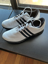 Paiire de souliers de golf Adidas