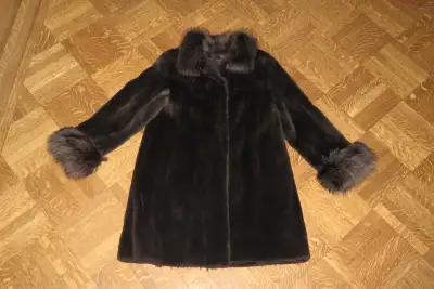 Manteau fourrure, View more