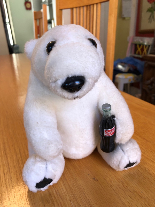 Vintage 1993 Coca Cola Polar Bear Plush Collection 7” in Arts & Collectibles in Kitchener / Waterloo - Image 4