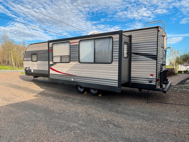 REDUCED!! 30’ 2017 Forest River Cherokee Couples Traile in Travel Trailers & Campers in Fredericton - Image 4