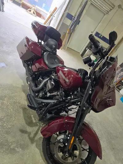 2020 Street Glide Special, nes from dealership stage 2 installed with Vinson Hines exhaust, floor bo...
