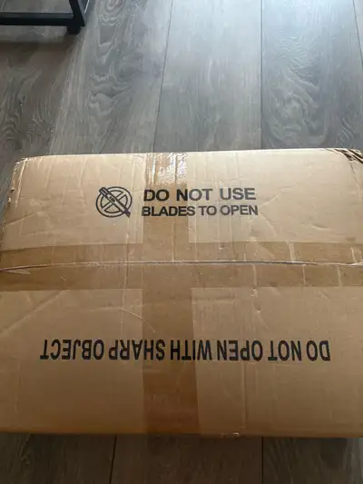 I am selling a new Gunhyi car cover designed for a Toyota 4Runner (1995-2024). This cover offers wat...