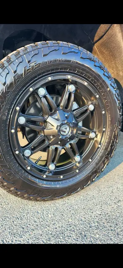 20x9 fuel wheels with chevy and ford 6 bolt patterns. 275/60r20 falken wildpeak tires with good trea...