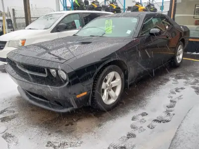 Fresh trade-in 1 owner 2014 dodge challenger sxt black 3.6 V6 economical Full power options Cheap ca...