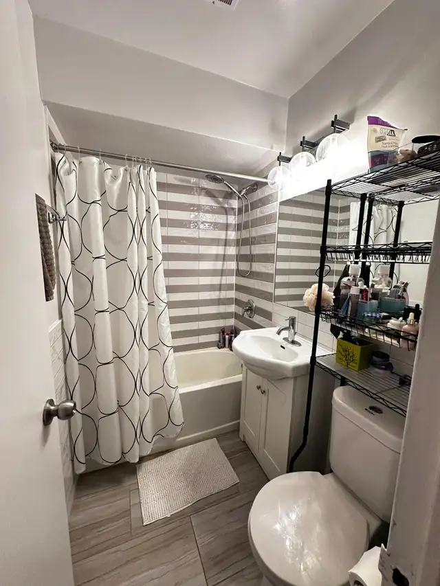 Private Room for Rent – Prime North York Location (Near Lawrence in Room Rentals & Roommates in City of Toronto - Image 3