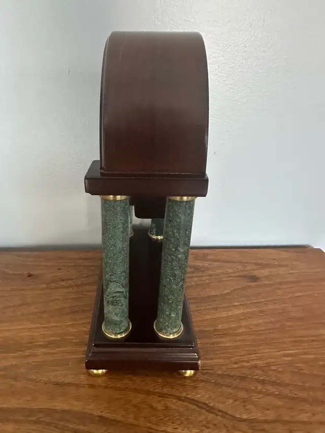  Desktop clock 64877475029505121