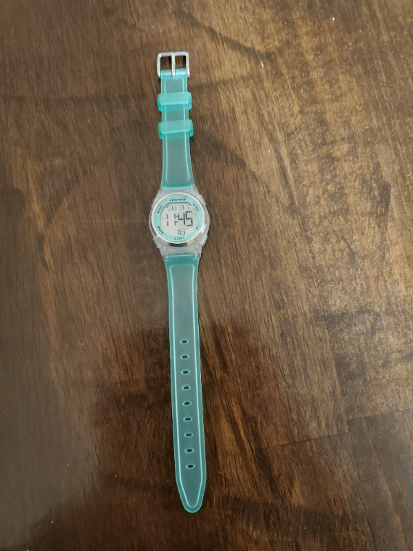 Ladies Water resistant sports watch in Jewellery & Watches in Grande Prairie - Image 2
