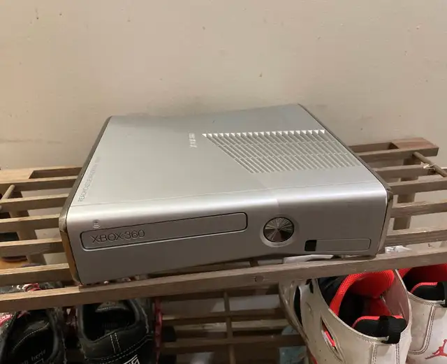 Xbox 360 Halo edition62865711372545122