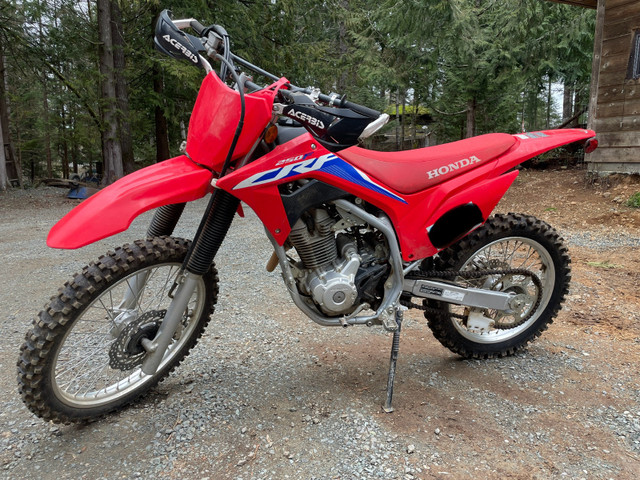 Honda CRF250F in Dirt Bikes & Motocross in Comox / Courtenay / Cumberland - Image 2