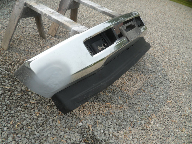 BUMPER  2019 FORD F550 front bumper in Auto Body Parts in St. Catharines - Image 3