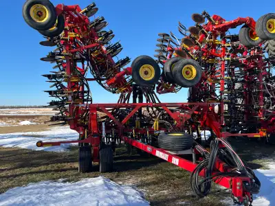 2012 5810 62Ft Bourgault 10” spacing air drill. Well maintained, one season on MRB, 3/4” openers(cou...