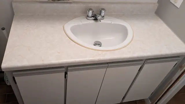 Lavabo de salle de bain avec robinet Bélanger in Plumbing, Sinks, Toilets & Showers in Longueuil / South Shore - Image 2