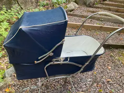 Vintage Gendron Baby Carriage/Stroll-R-Crib, View more