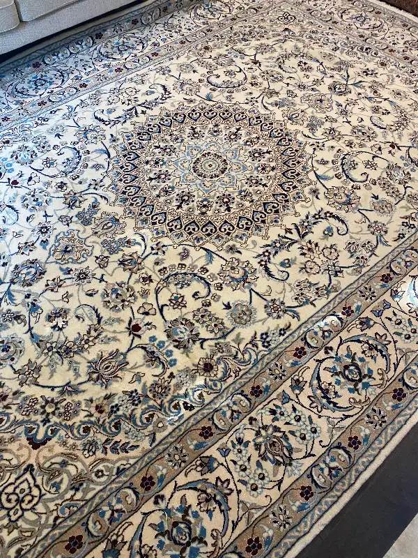 Authentic Persian Naeen handmade rug (Iran) in Rugs, Carpets & Runners in Markham / York Region - Image 9