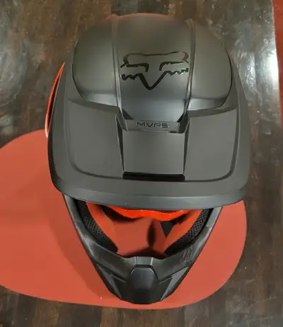 FOX Helmet size XXXL NEW Paid $350 Asking $110 *Goggles not included* Call or text 587-257-9167