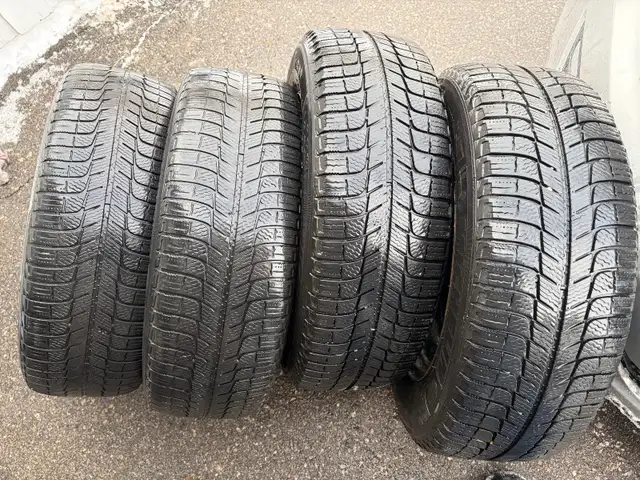 4 used  Michelin X-ICE 205/65 R16 (Ready to Install) in Tires & Rims in City of Toronto - Image 4