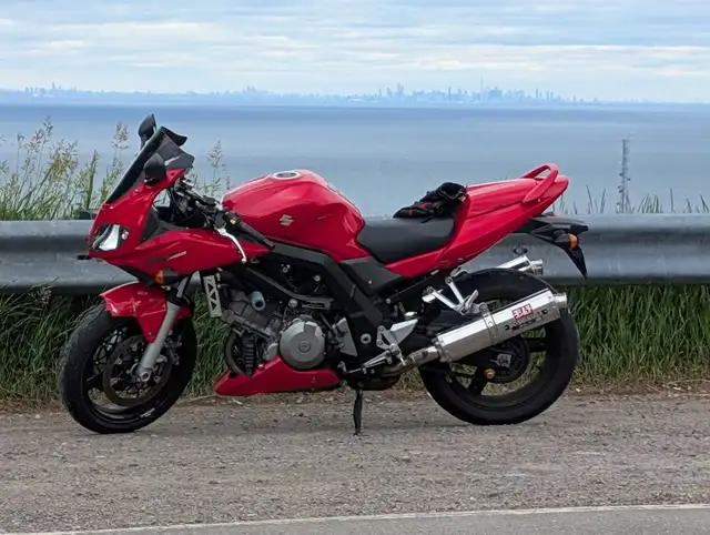 SV1000S low kms serviced in Sport Bikes in Hamilton - Image 7