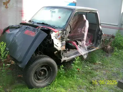 2008 Ford Ranger parts truck. As it sits for $500. Includes the complete dash, front seats, most pla...