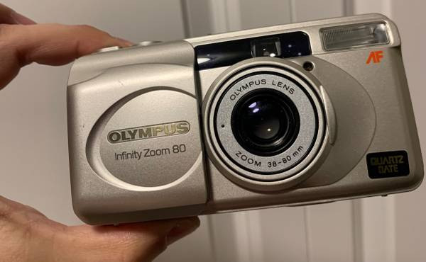 Olympus Infinity Zoom 80 QD Point & Shoot Film Camera in Cameras & Camcorders in Tricities/Pitt/Maple - Image 3
