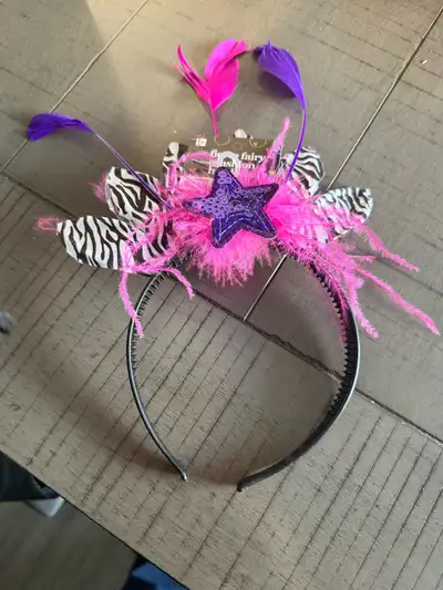 Add a touch of enchantment to any outfit with these girls' fairy headbands, perfect for dress-up or...