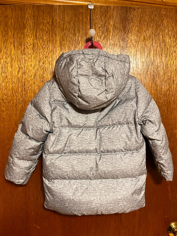 GAP Down Jacket size 4T in Clothing - 4T in City of Toronto - Image 2