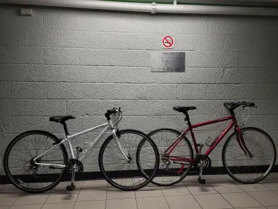 x2 Specialized SIRRUS hybrids, sizes M & XS. Shimano SORA/NEXAVE, View more
