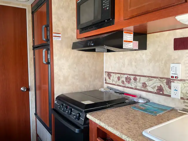 Mallard travel trailer, 2008 model in Travel Trailers & Campers in Quesnel - Image 5