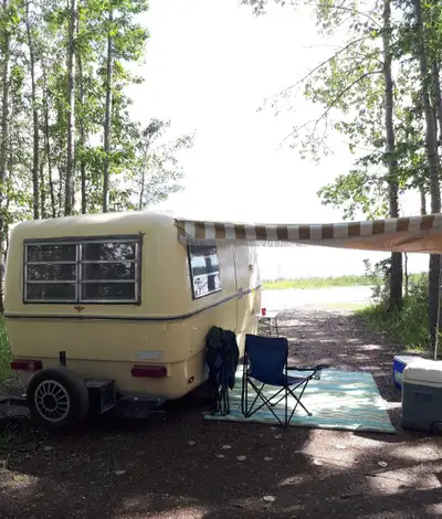 1975 Trillium trailer. Well maintained, kept clean and smoke free. We have had it for many years but...