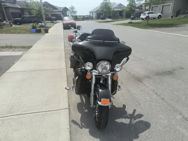 Motorcycle in Touring in Ottawa - Image 4