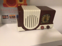 Wanted Antique Bakelite or Catalin Radios . Whole or in parts