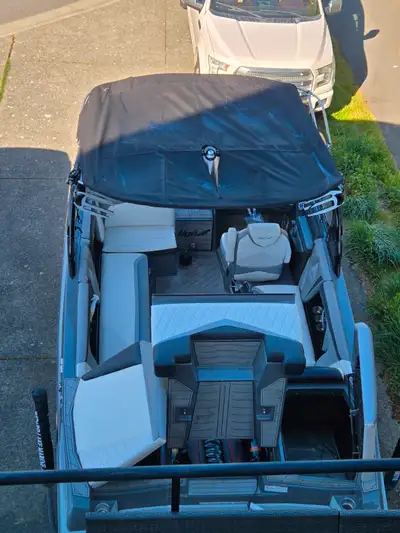 Mint condition. Turn key boat. Extra fat sacs and subwoofer