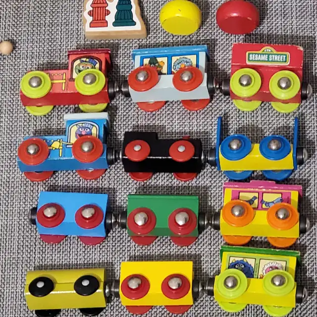 Vintage Sesame Street Wood Train Set with Extras in Toys & Games in Markham / York Region - Image 11