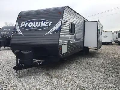 2019 Prowler28-XL 33 feet • Covered in Winters • Ducked Heating and cooling • Separate bedroom with...