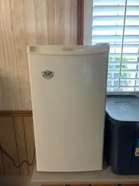 Bar fridge freezer 