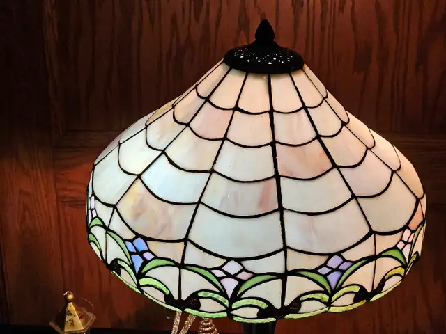 Lampe style Tiffany in Indoor Lighting & Fans in City of Montréal - Image 6