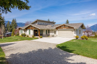 Welcome to your dream home in Salmon Arm!