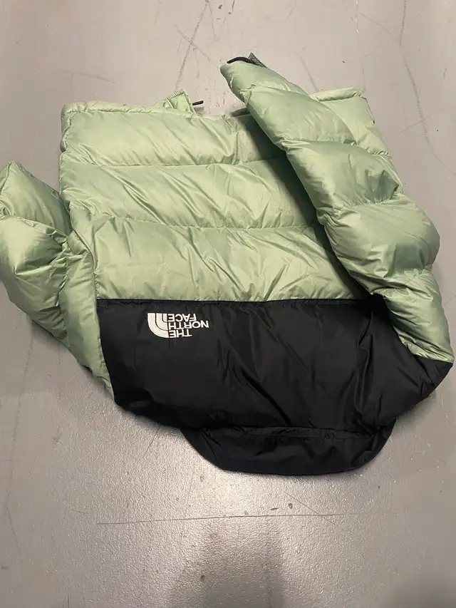 North Face jacket in Women's - Tops & Outerwear in Delta/Surrey/Langley - Image 3