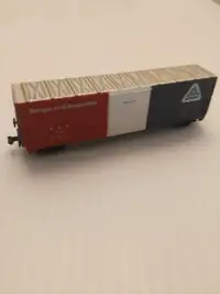 N scale model train box car