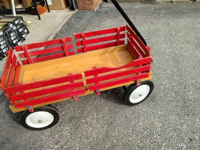 Vintage Berlin Flyer Wagon Excellent Condition in Arts & Collectibles in City of Toronto - Image 6