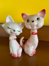 Vintage Ceramic Kitsch Big Eye Pink Kitty Cats Salt and Pepper