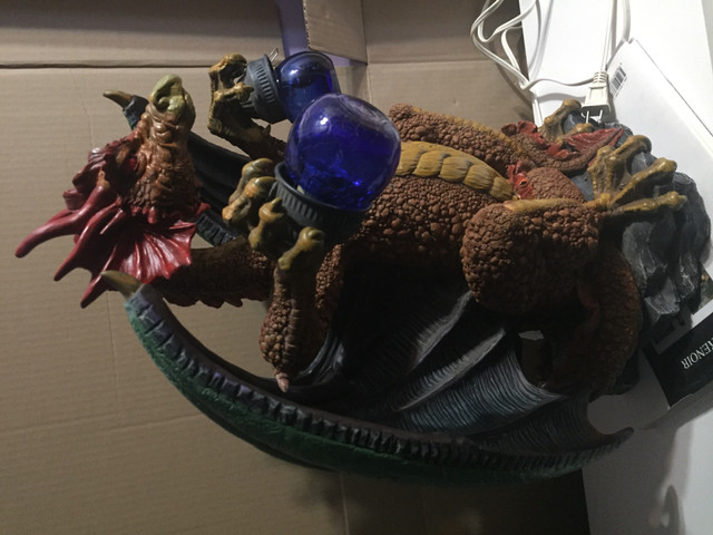 Dragon LAMPE médiéval à vendre dans Art et objets de collection  à Ville de Montréal