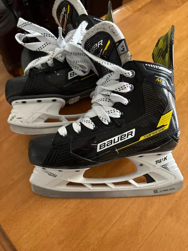 Bauer Supreme skates  in Skates & Blades in Ottawa - Image 2
