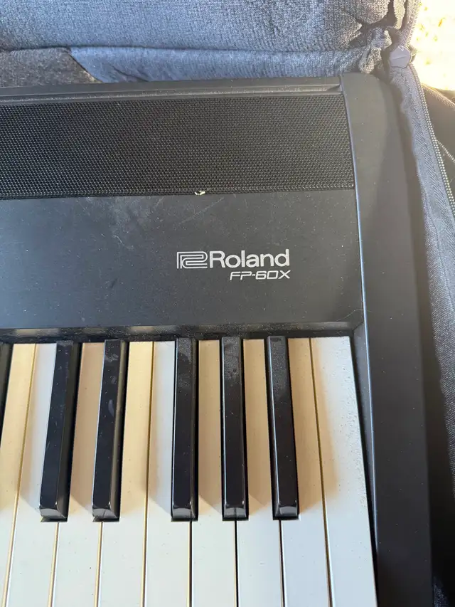 Roland FP-60X For Sale in Pianos & Keyboards in Calgary - Image 3