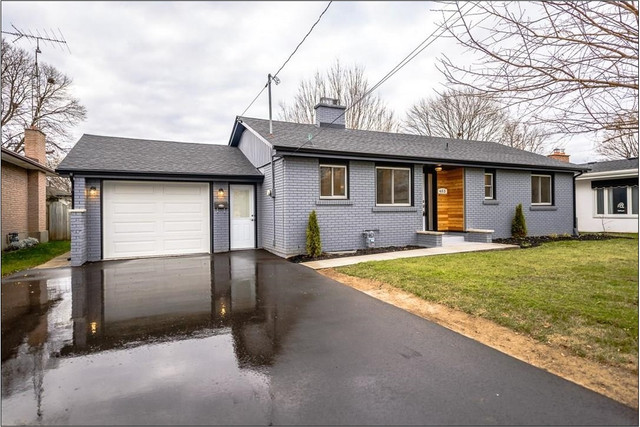 Beautiful Renovated North End St. Catharines House - Upper Unit in Long Term Rentals in St. Catharines