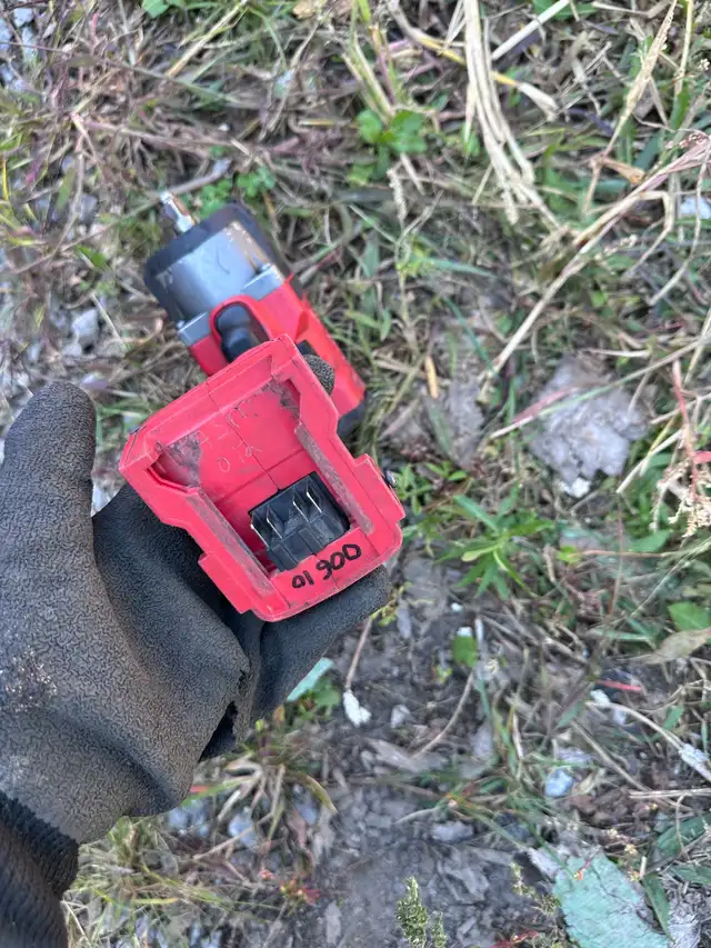Milwaukee 2960-20 M18 FUEL™ 3/8 " Mid-Torque Impact Wrench in Power Tools in Markham / York Region - Image 5